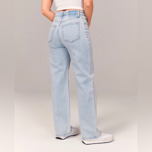 Abercrombie Relaxed Jeans - Picture 3 of 4